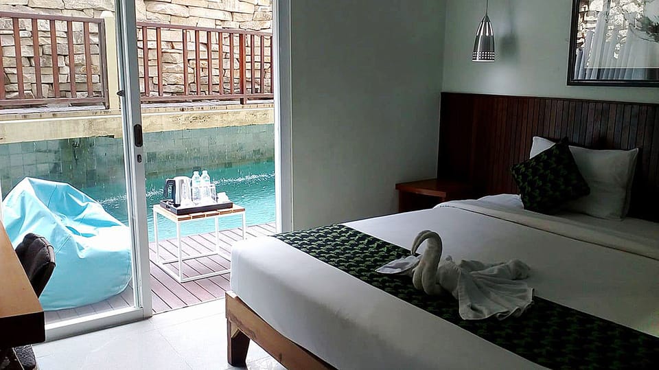 Superior Double or Twin Room, Non Smoking | Minibar, laptop workspace, free WiFi, bed sheets
