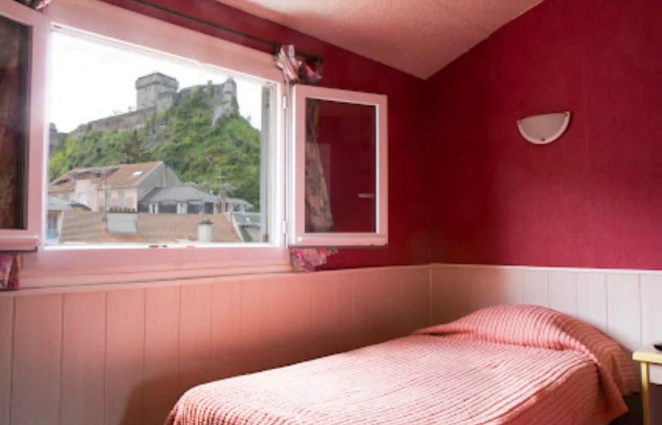 Deluxe Room | Blackout drapes, iron/ironing board, free WiFi