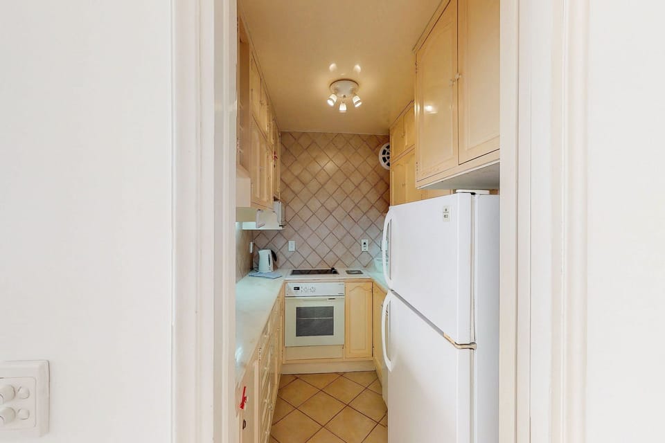 Apartment | Private kitchen | Fridge, microwave, oven, electric kettle