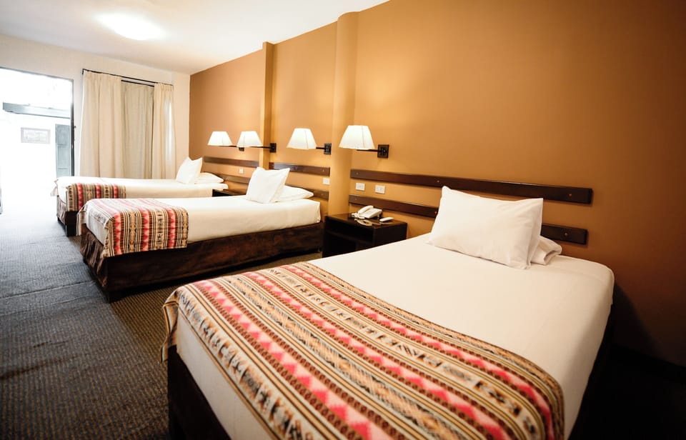 Triple Room | In-room safe, desk, laptop workspace, WiFi (free)