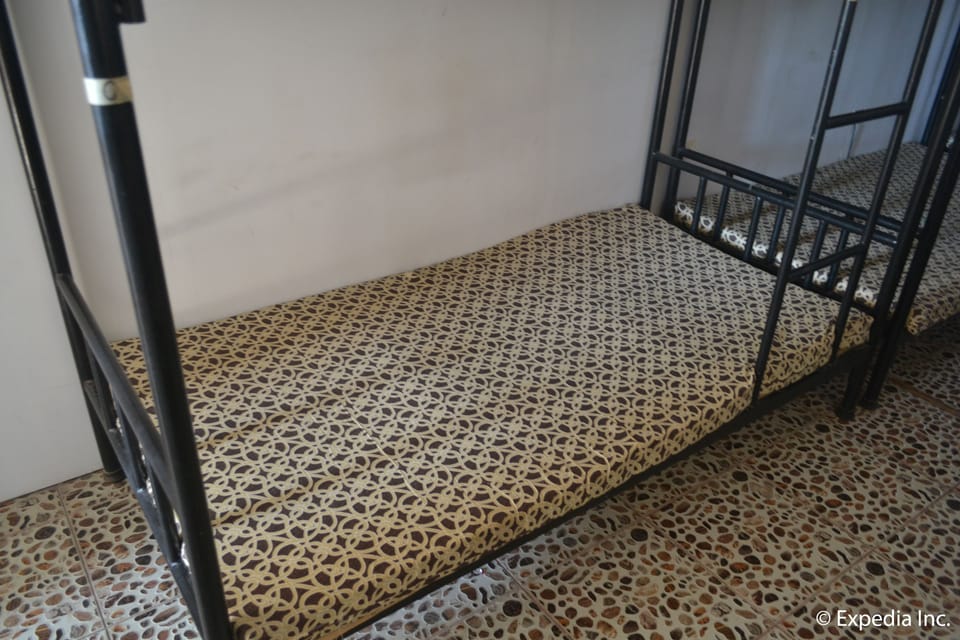 Shared Dormitory | In-room safe, desk, blackout drapes, rollaway beds