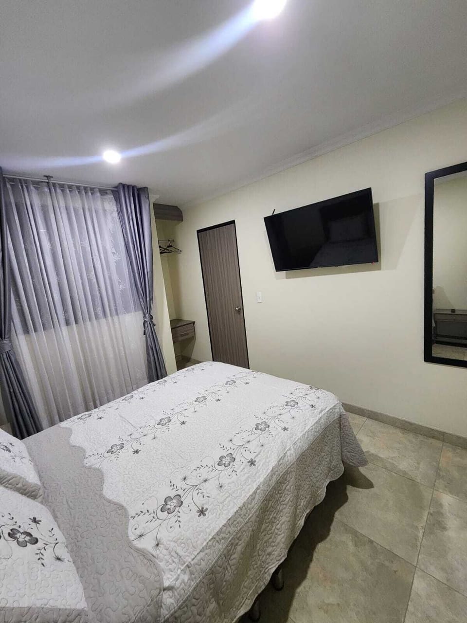 Business Double Room | Free WiFi