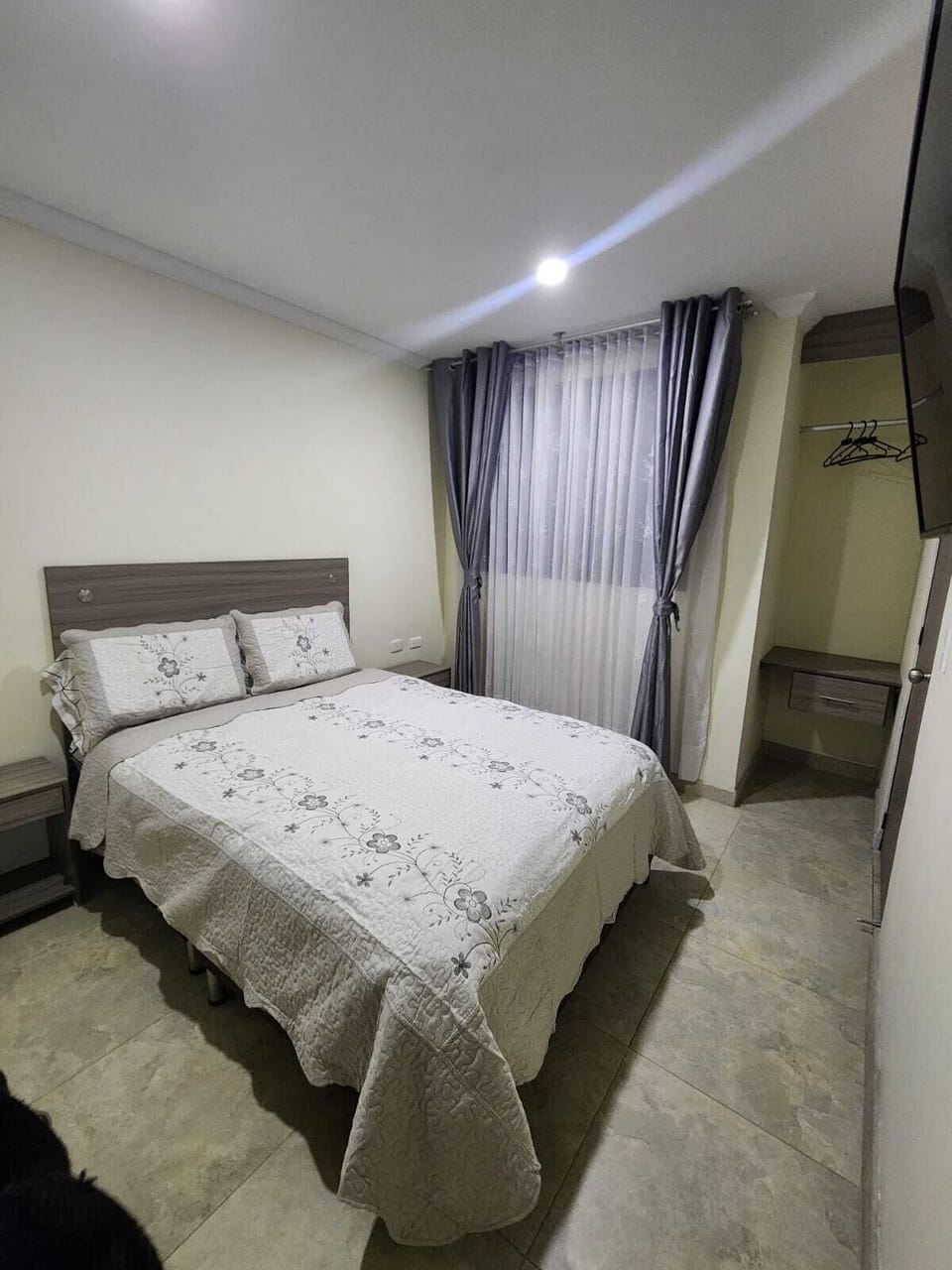 Business Double Room | Free WiFi