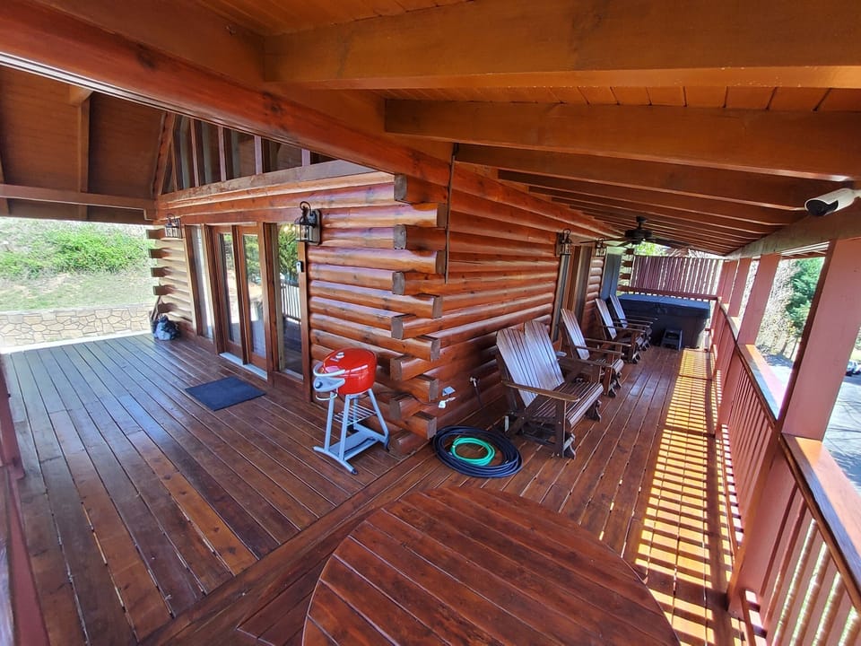 Entry deck