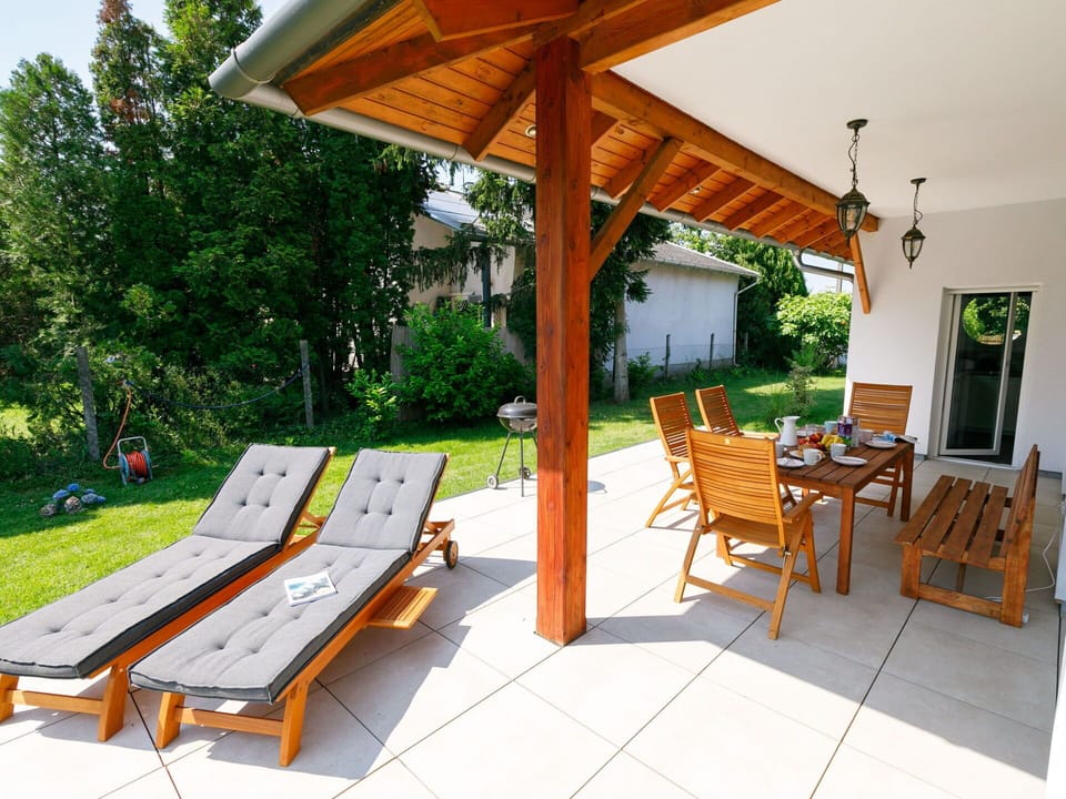 Plant, Furniture, Wood, Shade, Outdoor Furniture, Tree, Table, Chair, Flowerpot, Interior Design