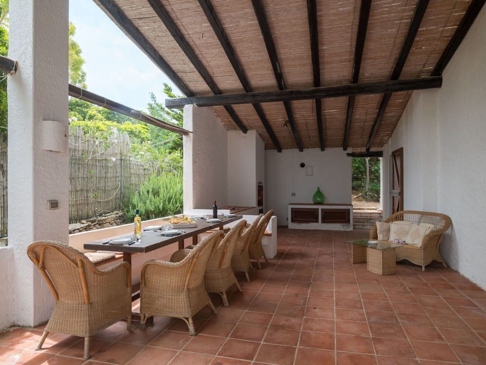 Table, Furniture, Property, Wood, Chair, Lighting, Architecture, Interior Design, Shade, Window