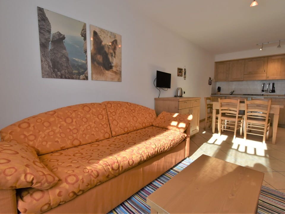 Furniture, Couch, Property, Comfort, Table, Wood, Interior Design, House, Floor, Flooring