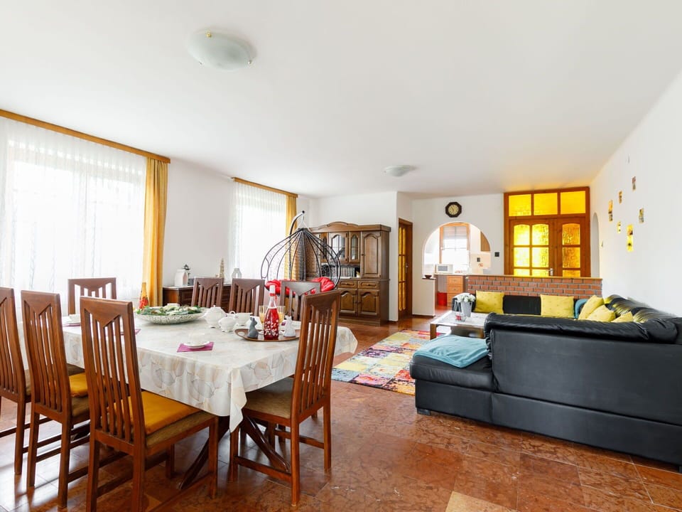 Table, Furniture, Property, Picture Frame, Window, Interior Design, Wood, Floor, Chair, Flooring