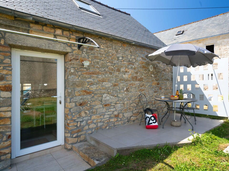 Plant, Property, Building, Window, Architecture, Shade, Cottage, Sky, Grass, Residential Area