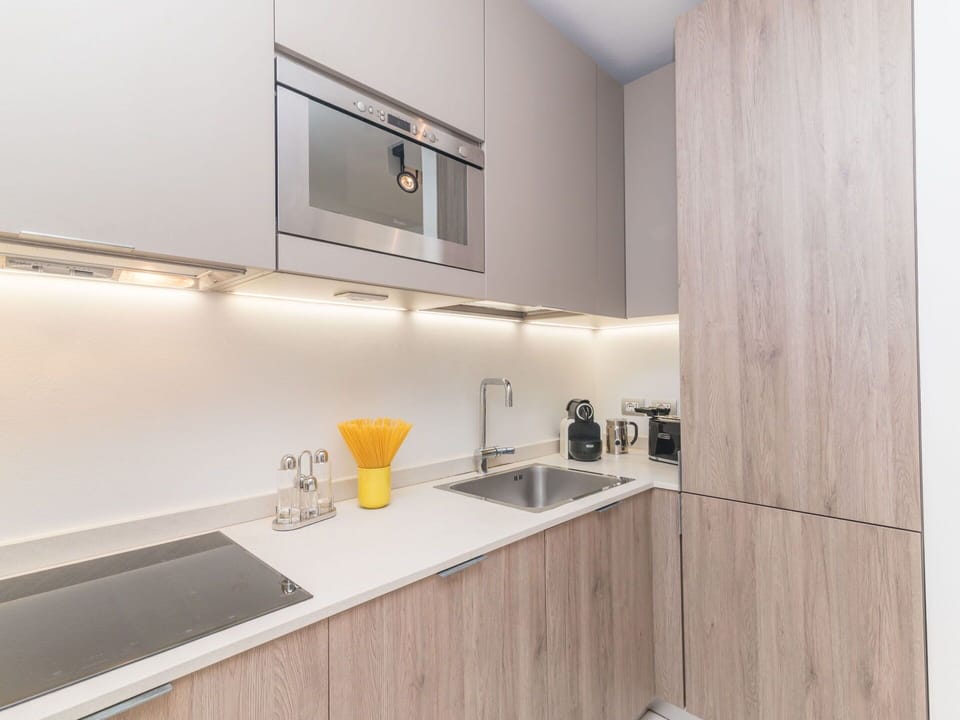 Cabinetry, Property, Countertop, Tap, Sink, Interior Design, Kitchen, Building, Wood, Flooring
