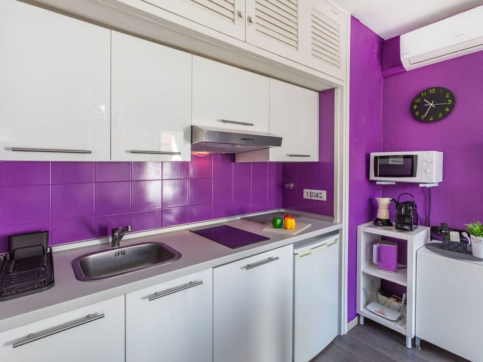 Kitchen Sink, Cabinetry, Property, Sink, Countertop, Purple, Tap, Kitchen Stove, Kitchen, Kitchen Appliance
