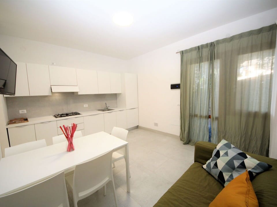 Table, Furniture, Property, Plant, Wood, Chair, Interior Design, Floor, Rectangle, Flooring