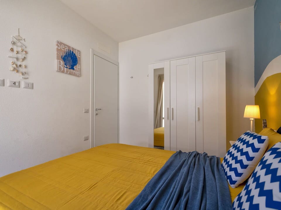 Property, Furniture, Building, Blue, Azure, Comfort, Textile, Wood, Interior Design, Lamp