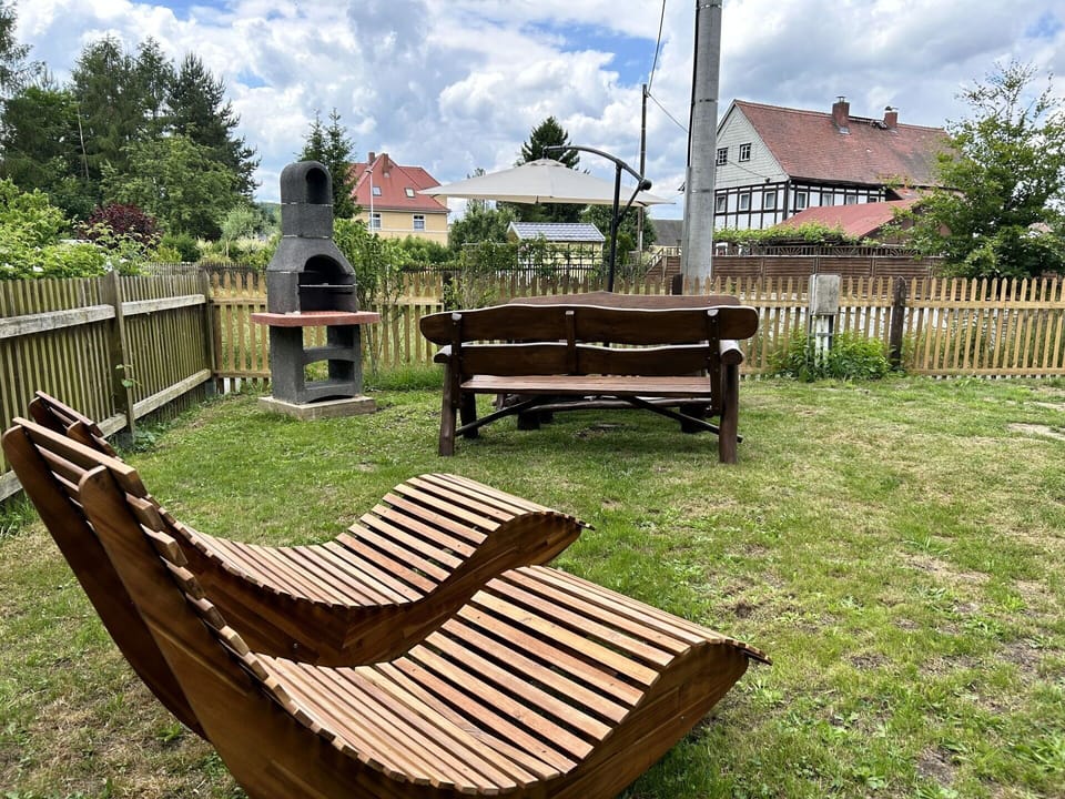 Cloud, Plant, Sky, Furniture, Outdoor Bench, Nature, Tree, Outdoor Furniture, Wood, Shade