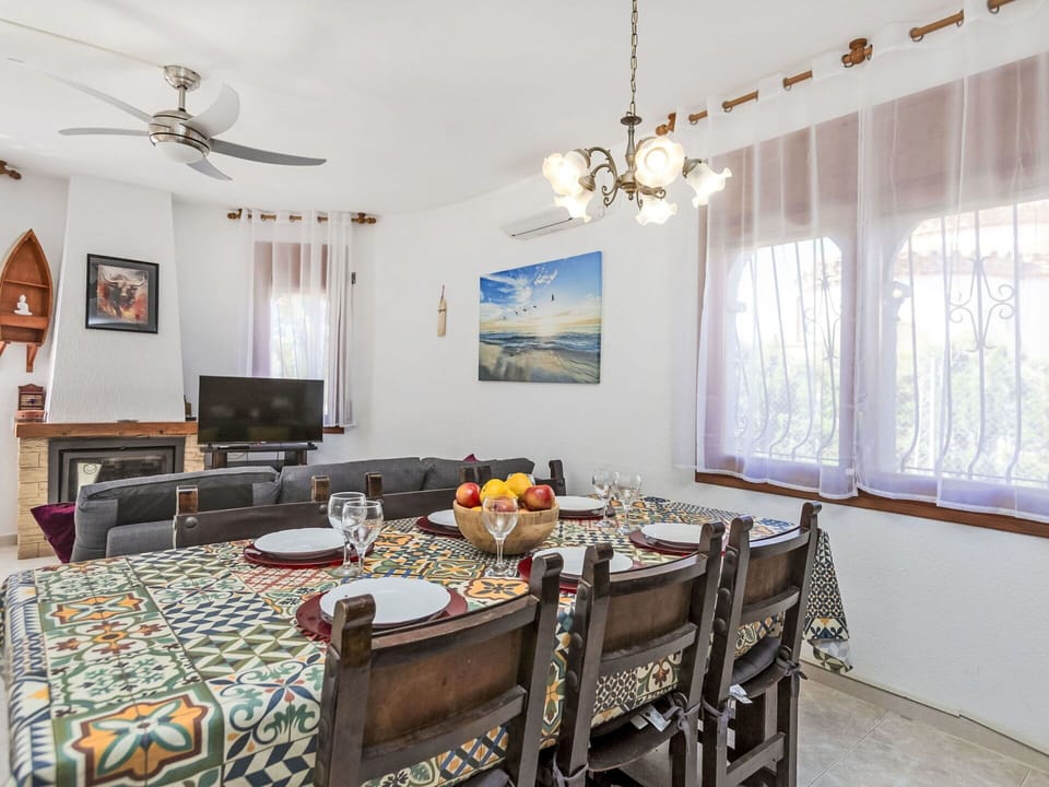 Property, Furniture, Picture Frame, Table, Wood, Interior Design, Lighting, Decoration, Floor, Ceiling Fan
