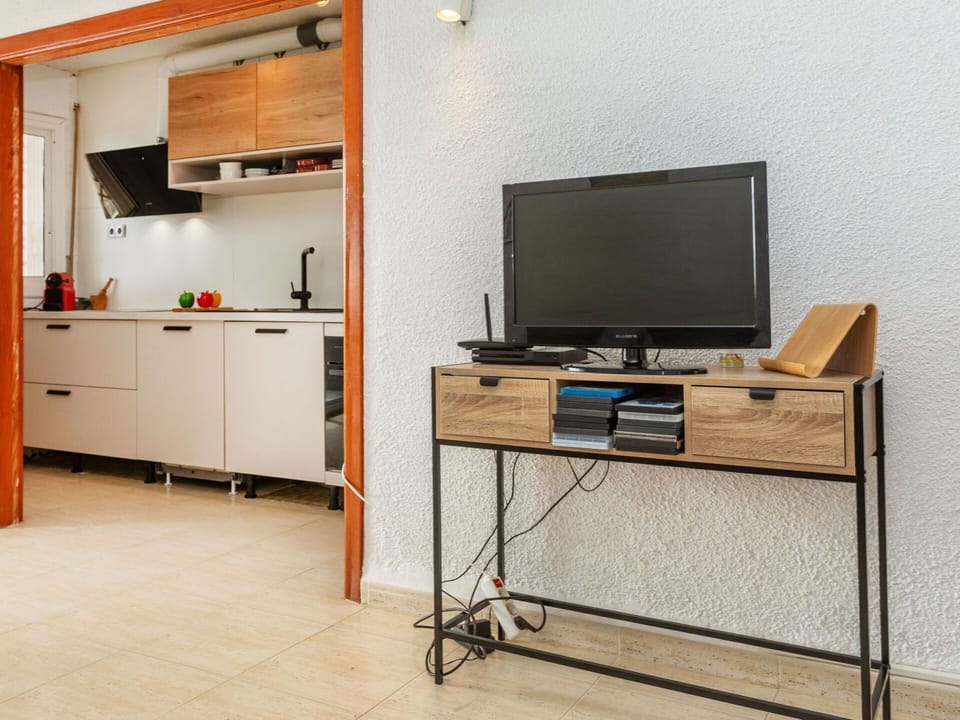 Furniture, Wood, Interior Design, Flooring, Floor, Lighting, Electronic Device, Room, Desk