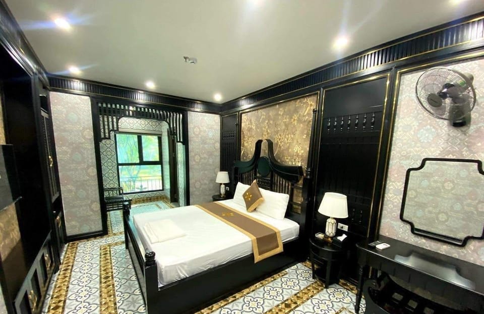 Deluxe Room | Desk, free WiFi, bed sheets