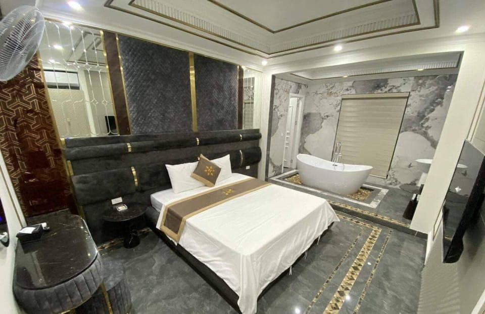 Deluxe Room | Desk, free WiFi, bed sheets