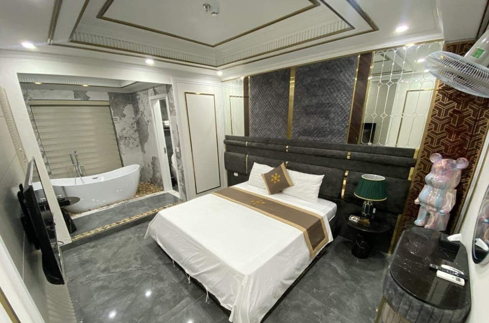 Deluxe Room | Desk, free WiFi, bed sheets