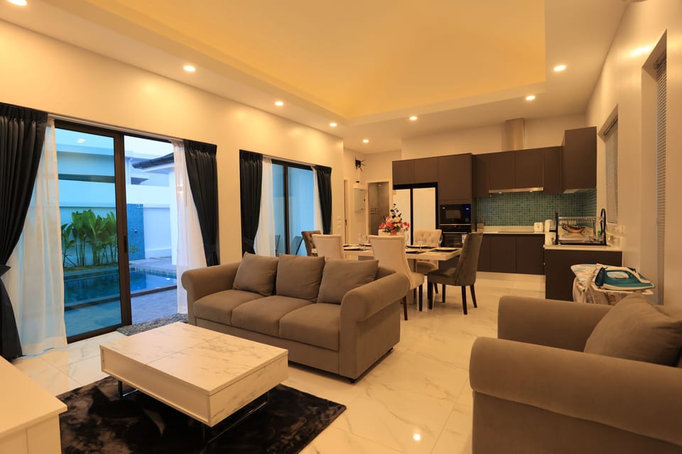 Luxury Villa | Living area | Flat-screen TV