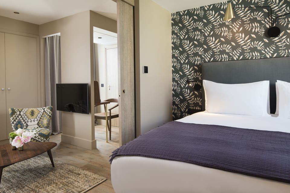Family Suite | In-room safe, desk, blackout drapes, soundproofing