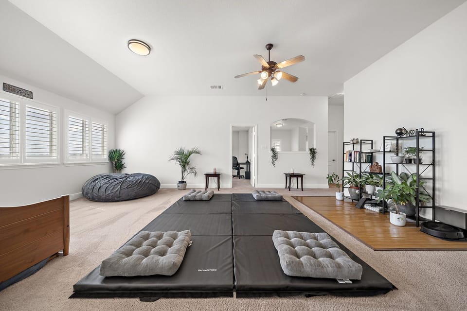 Oil diffusers, plants, and much more included to help with meditation