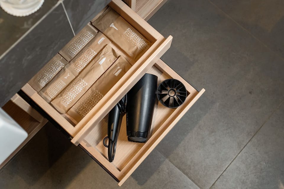 Royal Suite | Bathroom | Hair dryer, slippers, towels