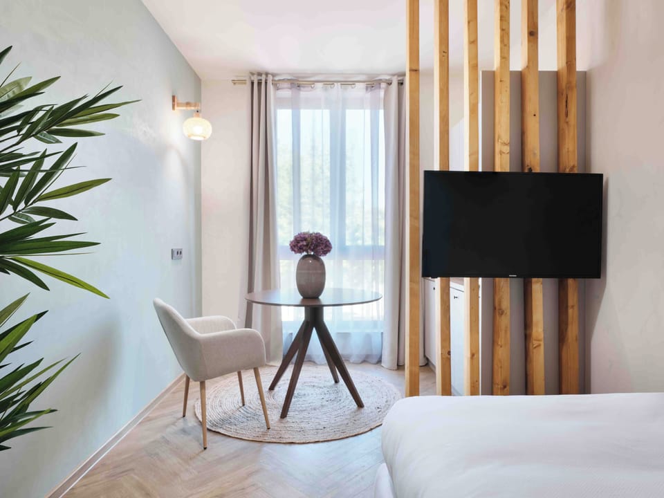 In-room safe, desk, laptop workspace, blackout drapes