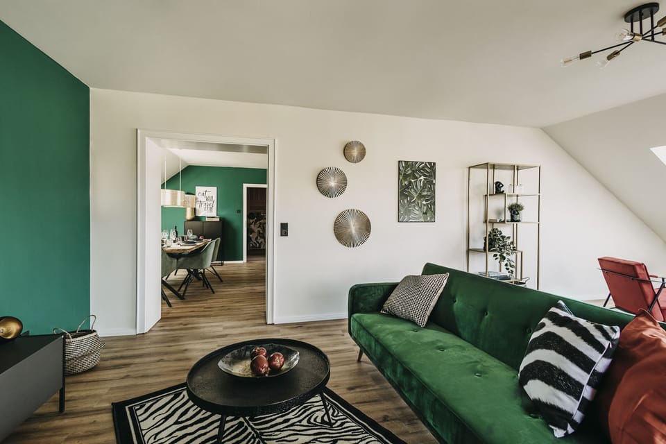 Im Wohn- und Esszimmer ist viel Platz für happy people! 