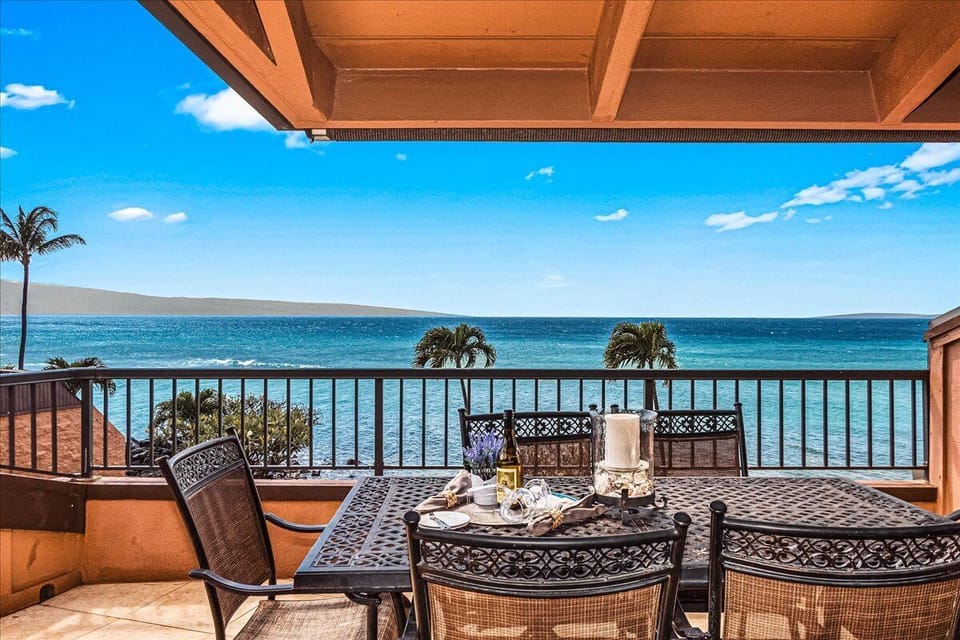 Outdoor dining table for 6