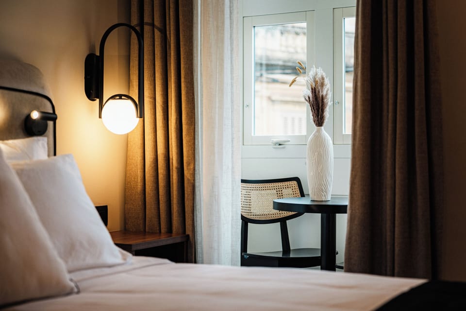 Premium Room (with Lounge Access) | Premium bedding, memory foam beds, minibar, in-room safe