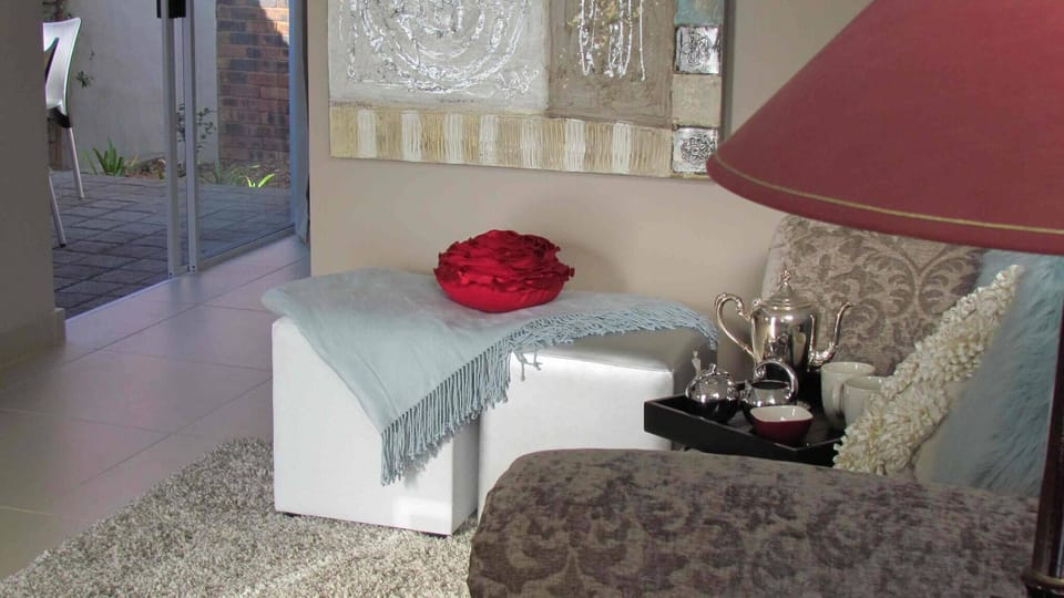 House, 1 Bedroom | Living room