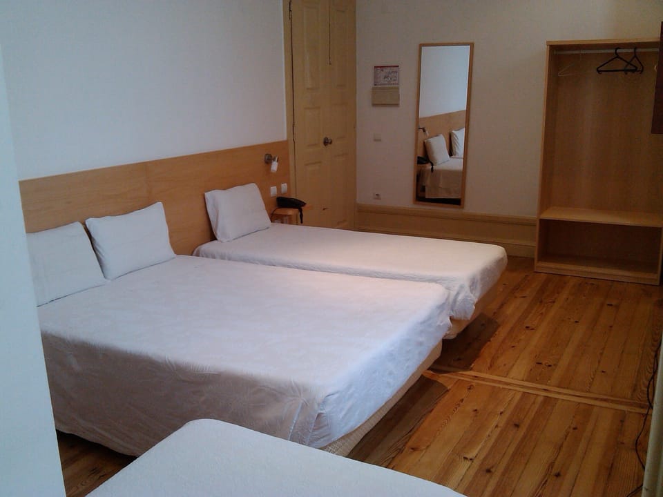 Quadruple Room | Free WiFi, bed sheets