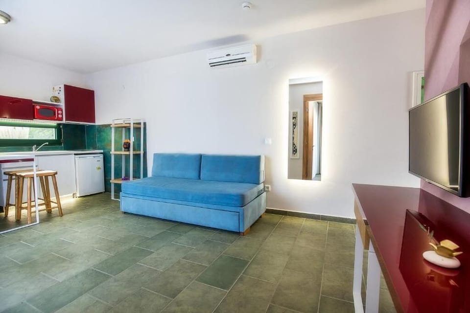 Suite | 1 bedroom, in-room safe, desk, laptop workspace