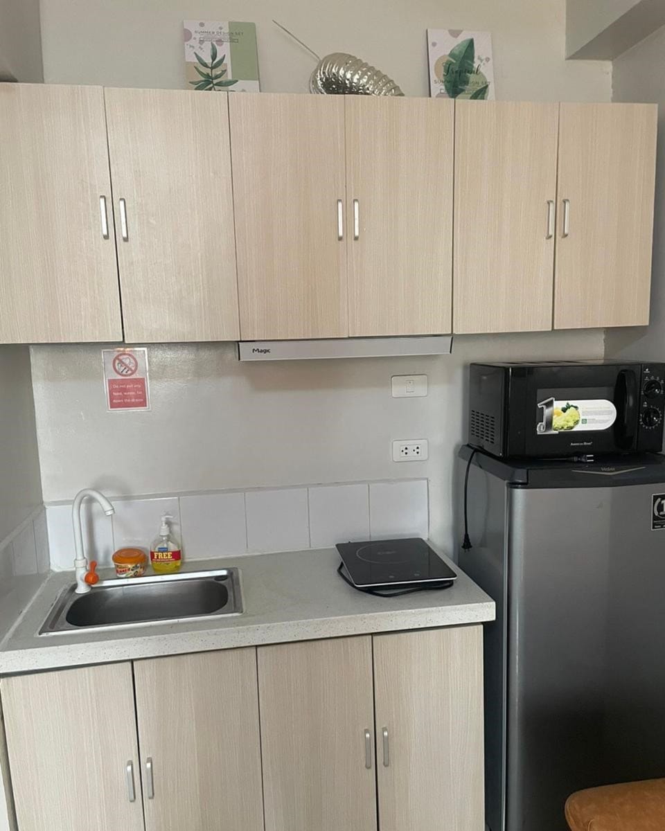 Comfort Condo, 1 Bedroom, Kitchen, Ocean View | Private kitchen | Fridge, microwave, oven, stovetop