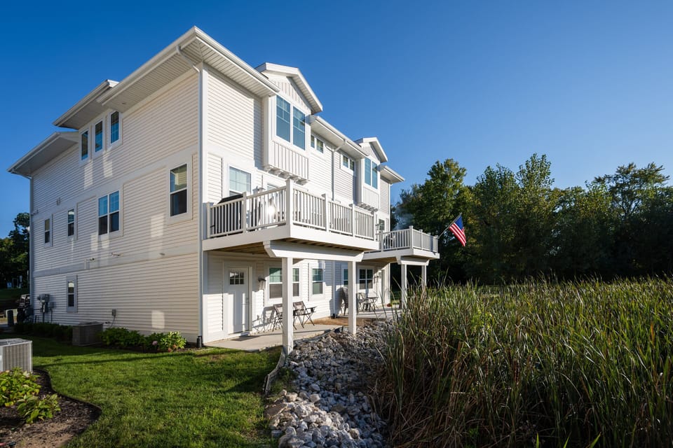 Welcome to Lakefront Luxury Condo at Swingbridge!