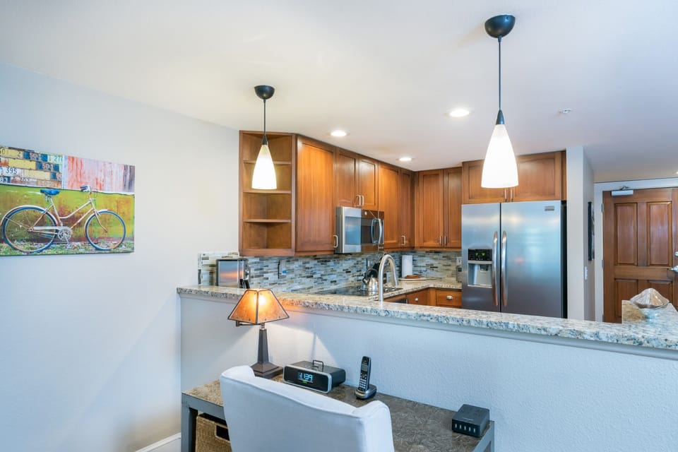 Condo, 3 Bedrooms | Private kitchen | Fridge, oven, coffee/tea maker, toaster