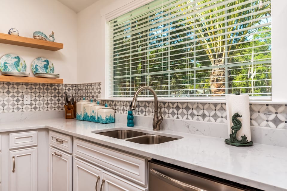 007 Las Brisas Kitchen Sink