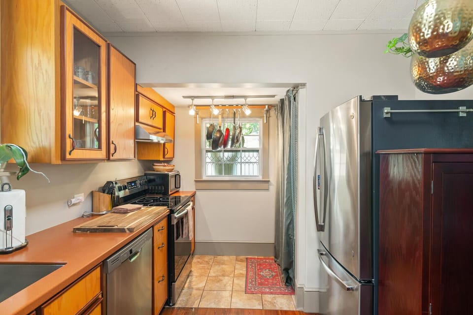 Kitchen with all cooking essentials. 