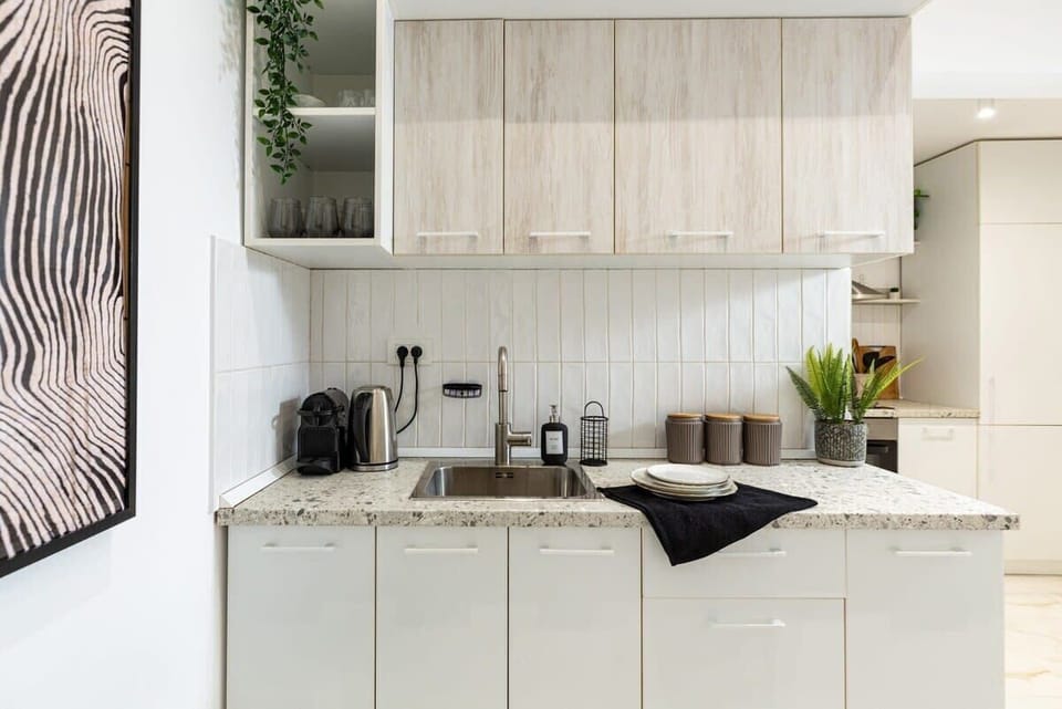Life Tastes Better Here – Your Gourmet Getaway Starts in the Kitchen.