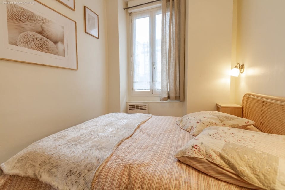 Parents bedroom (3)