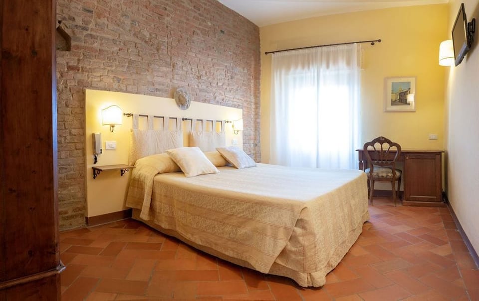 Superior Double Room, City View | Desk, soundproofing, free WiFi, bed sheets
