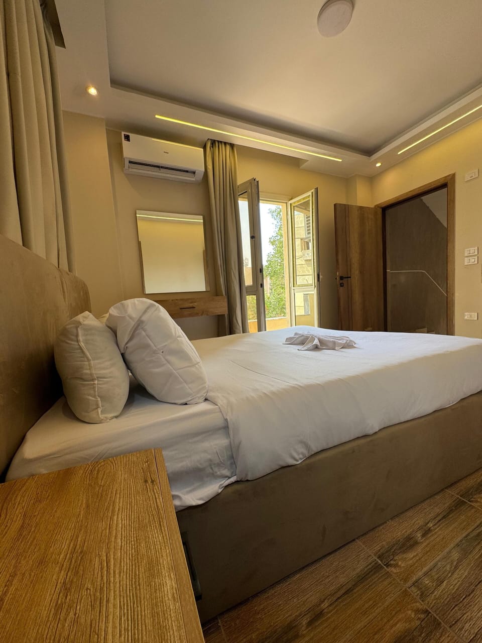 Deluxe Double Room, City View