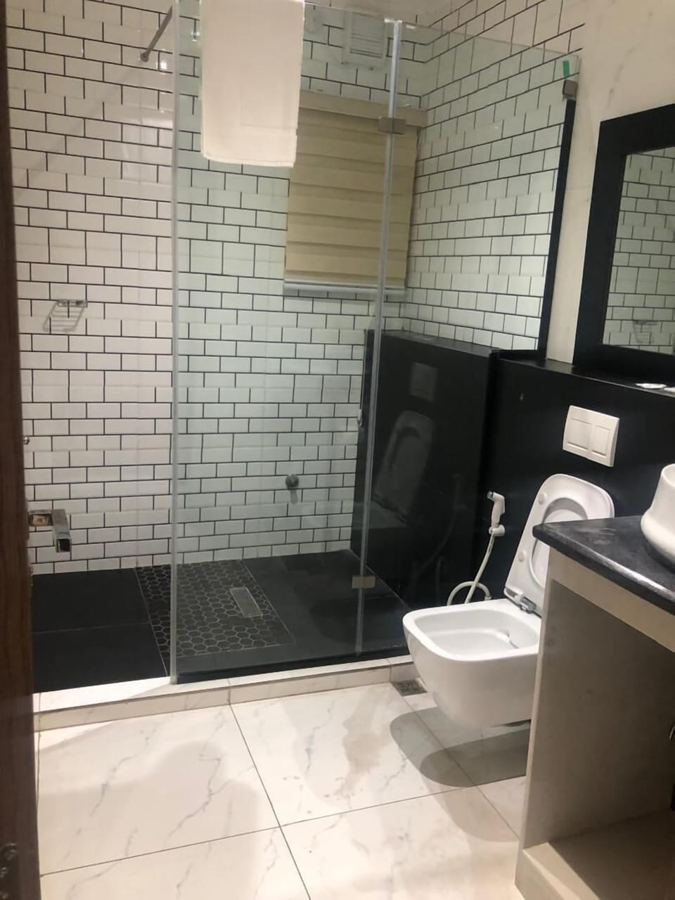 Classic Single Room, Pool View | Bathroom | Shower, rainfall showerhead, free toiletries, slippers