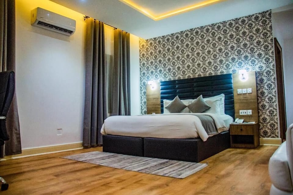 Egyptian cotton sheets, premium bedding, pillowtop beds