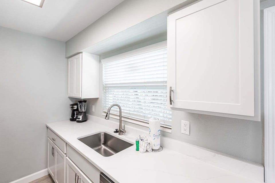 10 Kitchen