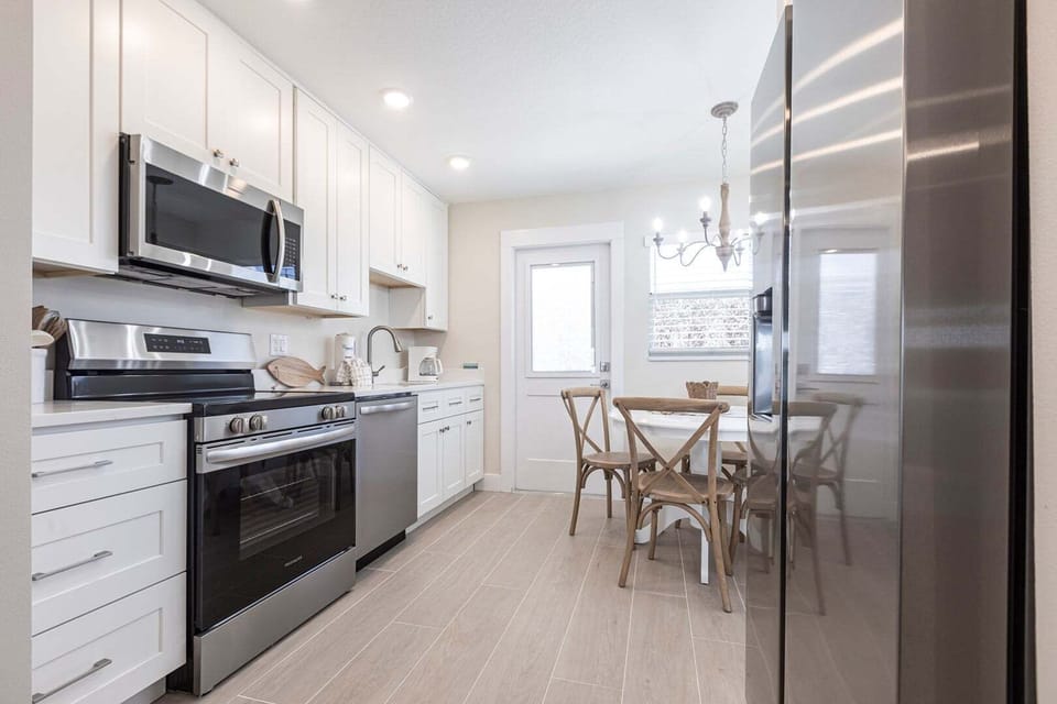 04 Kitchen Dining