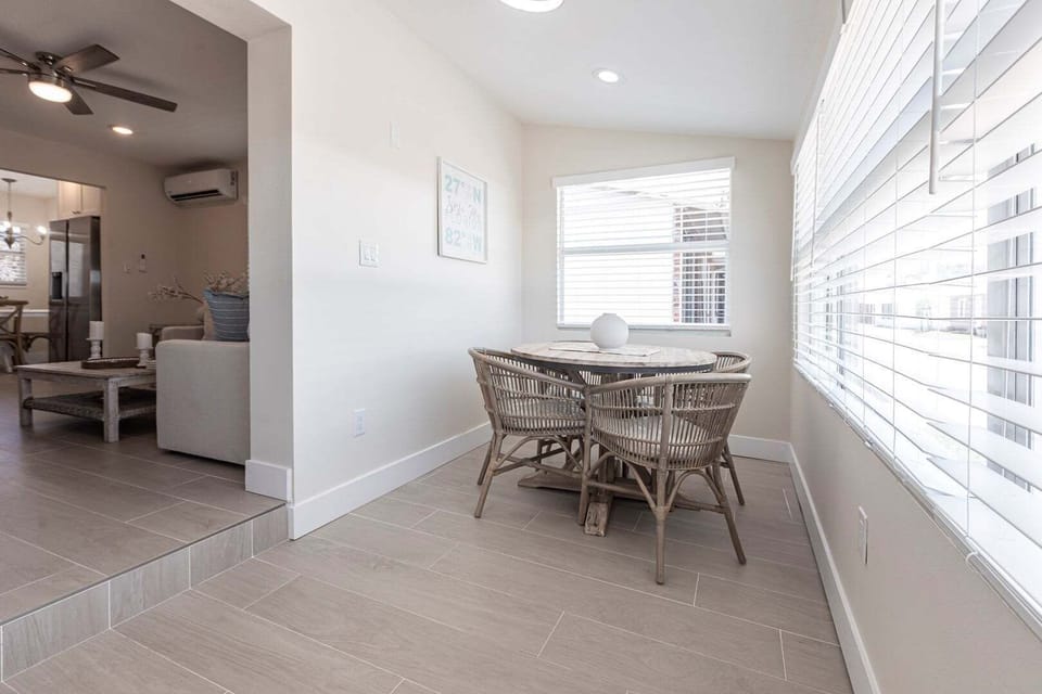 13 Florida Room