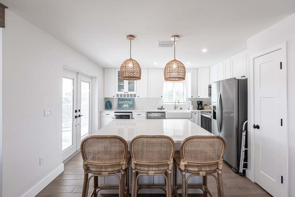 06 Dining & Kitchen