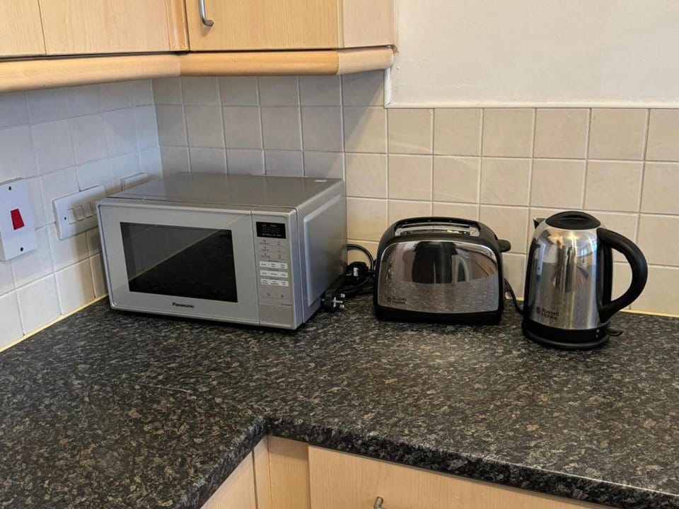 Apartment | Private kitchen | Fridge, microwave, oven, stovetop